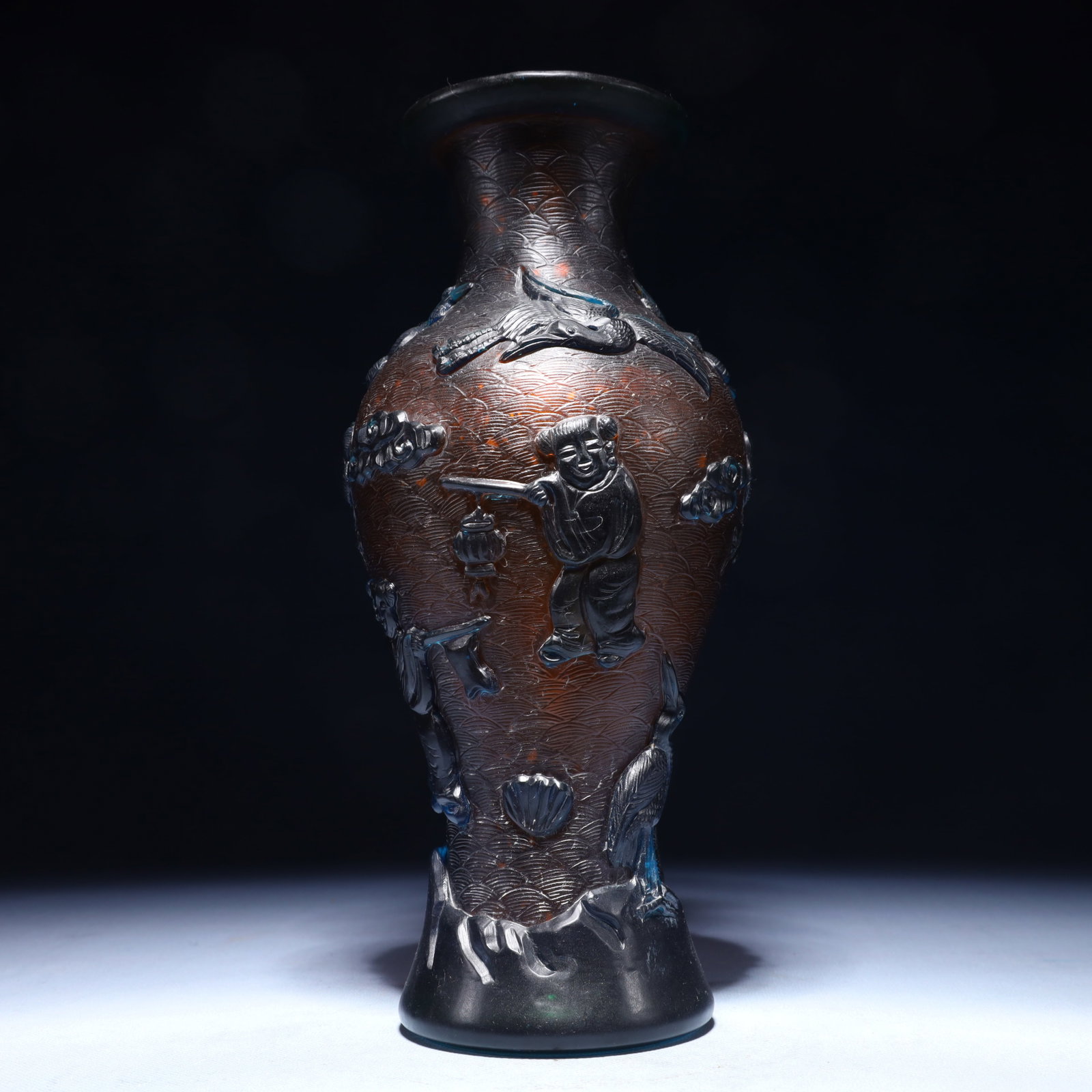 An Exquisite Glass Figure Pattern Vase - 2