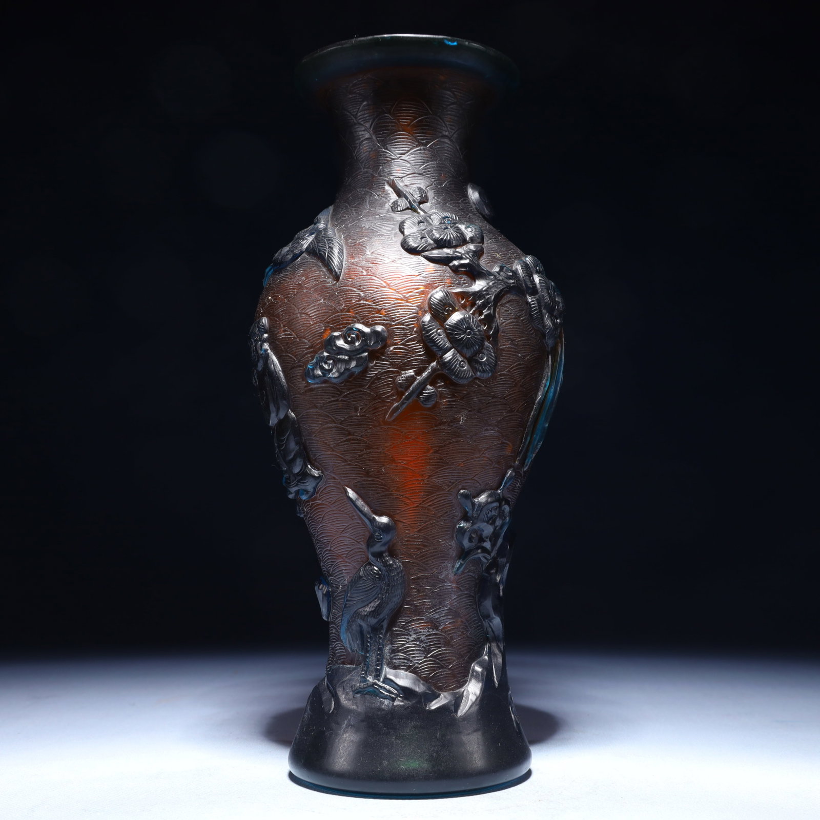 An Exquisite Glass Figure Pattern Vase - 3