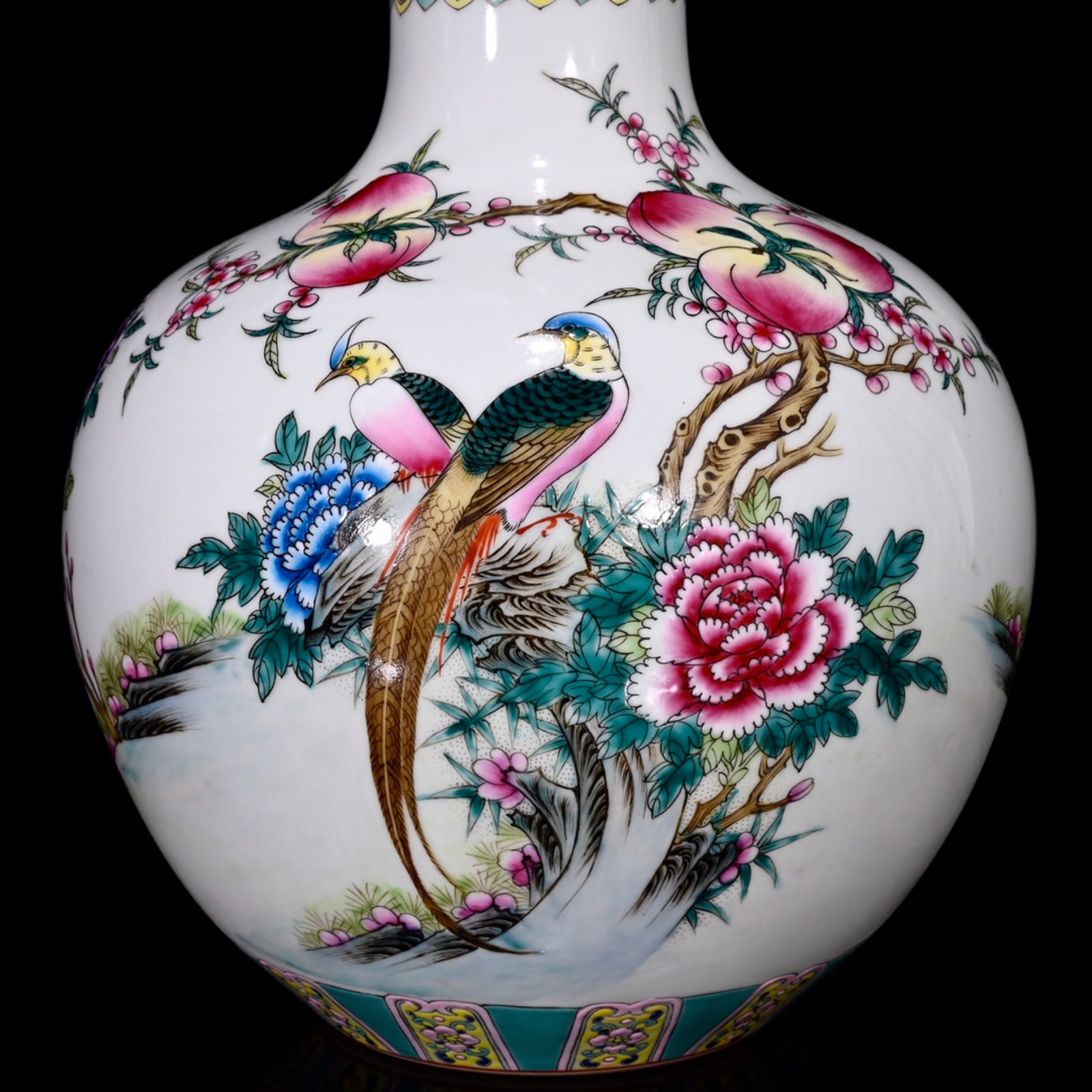 A Rare Enamel Flower and Bird Pattern Vase - 5