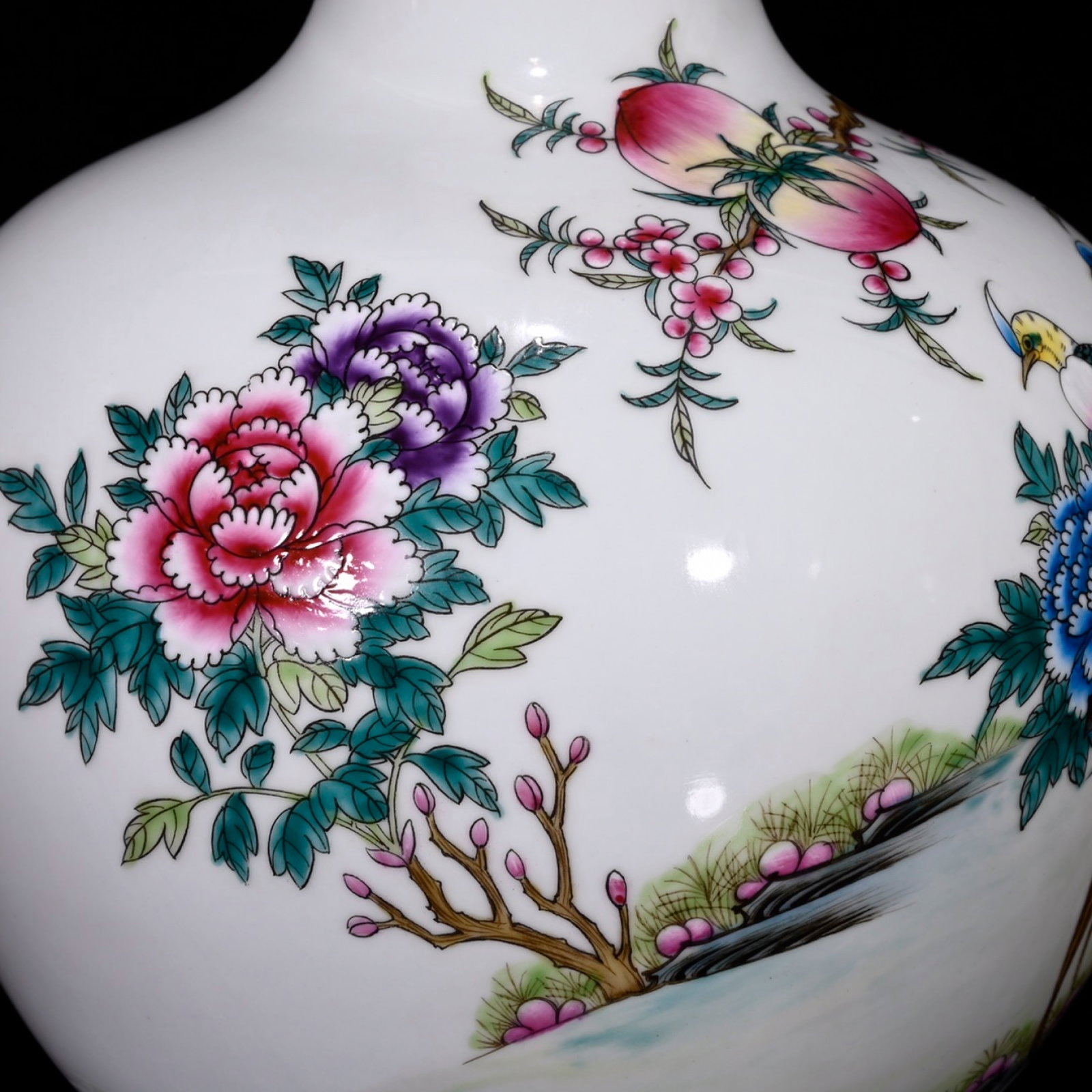 A Rare Enamel Flower and Bird Pattern Vase - 8