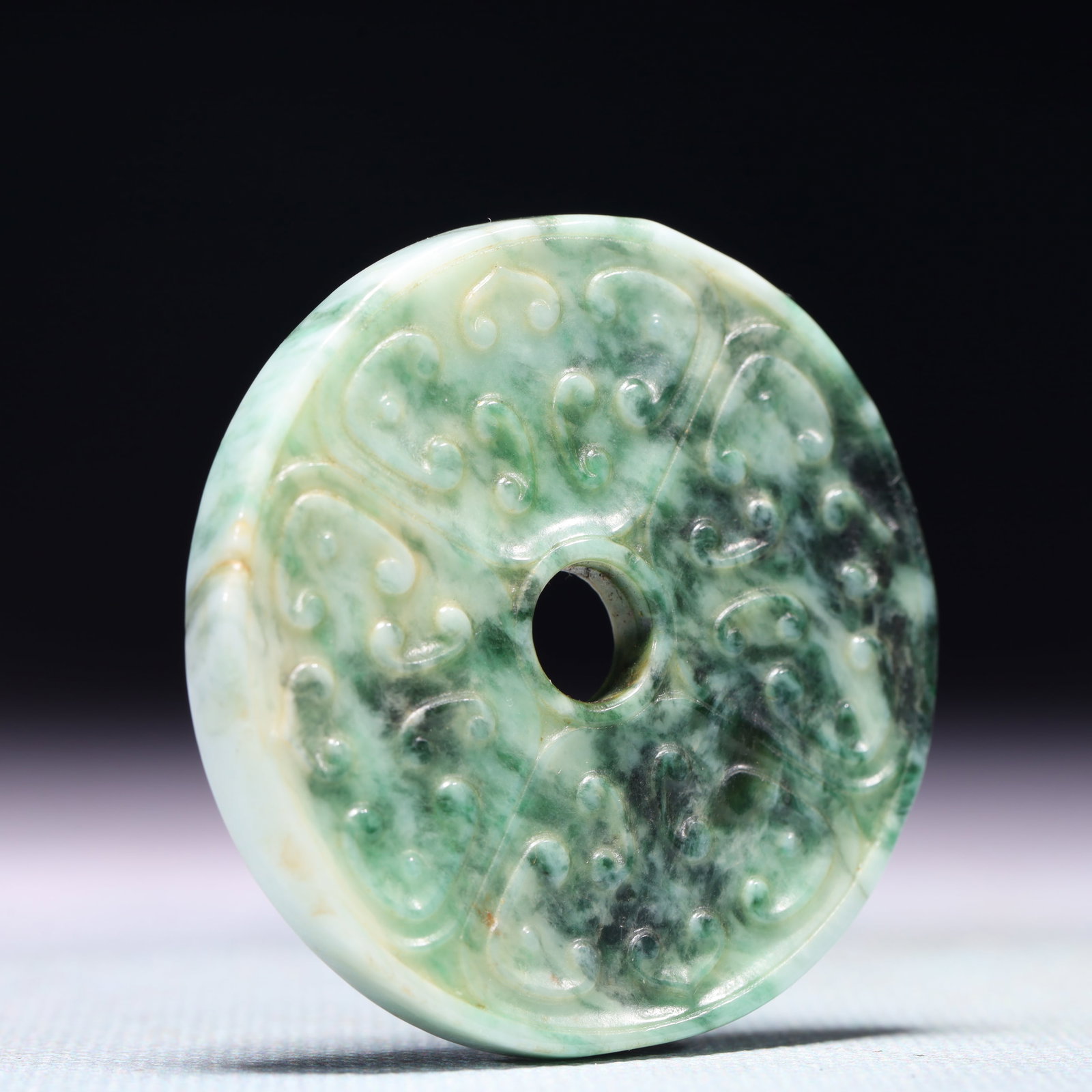An Exquisite Jadeite Auspicious Cloud Pattern Pendant - 4