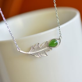 An Exquisite Sterling Silver Inlaid Jasper Necklace