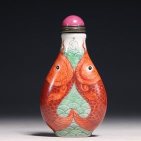 An Exquisite Painted Enamel Seawater Fish Pattern Porcelain Snuff Bottle