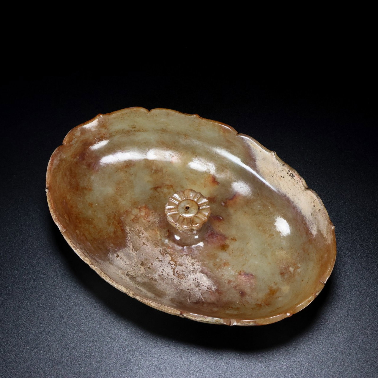 An Exquisite White Jade Flower Pattern Incense holder: An Exquisite White Jade Flower Pattern Incense holder,Qing Dynasty,China,Size:7.5inx5.1inx1.2in,Weight:401g 白玉花卉纹香插,中国清代