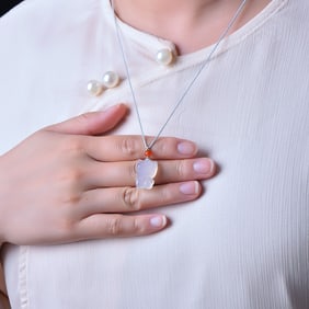 An Exquisite Jadeite Pendant