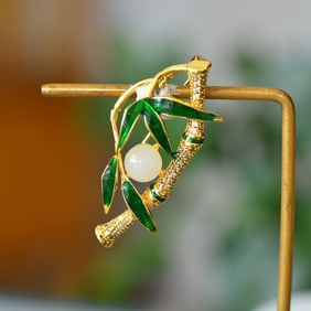 An Exquisite Bronze-Gold Plated Inlaid White Jade Bamboo Brooch,Inlaid Diamond