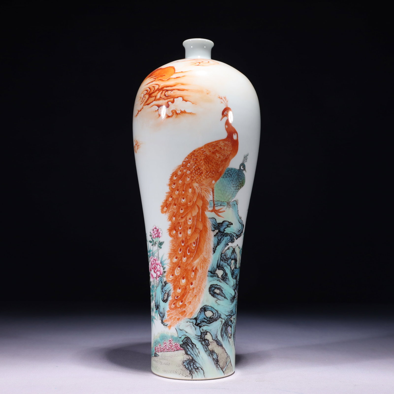 An Exquisite Iron-Red Famille-Rose Flower and Peacock Pattern Vase,with poem: An Exquisite Iron-Red Famille-Rose Flower and Peacock Pattern Vase,with poem,Qing Dynasty,China,Qianlong Six-character Mark,Size:4.3inx13in,Weight:1450g 矾红粉彩花卉