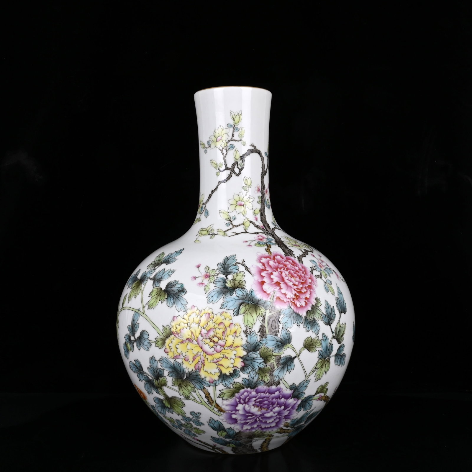 A Rare Famille-Rose Peony Pattern Vase,with poem: A Rare Famille-Rose Peony Pattern Vase,with poem,Qing Dynasty,China,Qianlong Six-character Mark,Size:15.4inx10.2in 粉彩牡丹纹瓶,带诗文,中