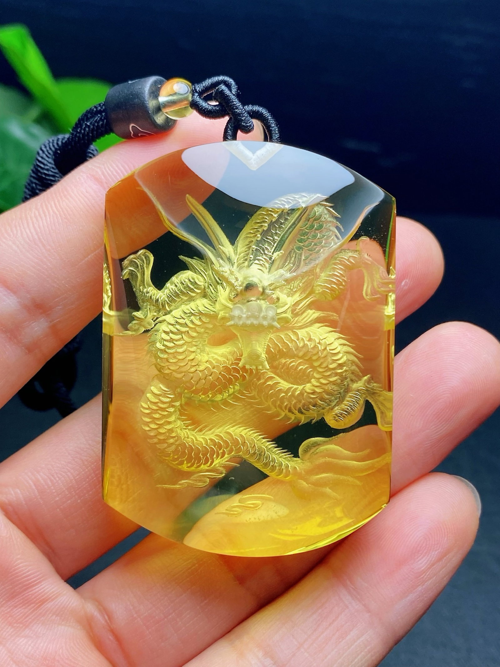 An Exquisite Crystal Dragon Pattern Pendant - 2