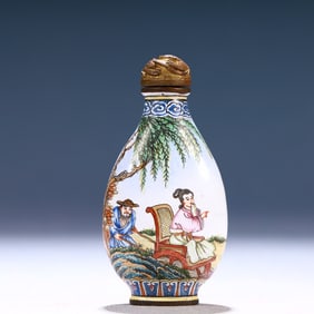 An Exquisite Painted Enamel Figure Pattern Snuff Bottle