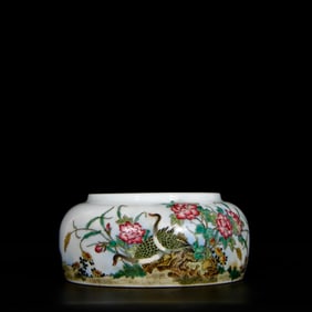 An Exquisite Enamel Flower and Bird Pattern Brush Washer
