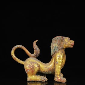 An Exquisite Gilt Bronze Auspicious Beast Ornament