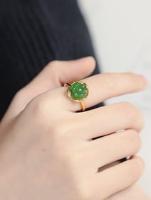 An Exquisite Sterling Silver-Gold Plated Inlaid Jasper Ring