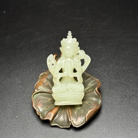 An Exquisite White Jade Statue of Avalokitesvara Pendant