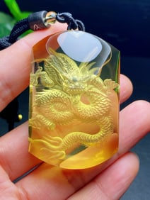 An Exquisite Crystal Dragon Pattern Pendant