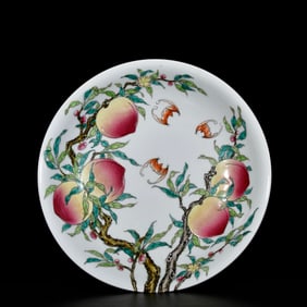 An Exquisite Enamel Bats and Peach Pattern Plate