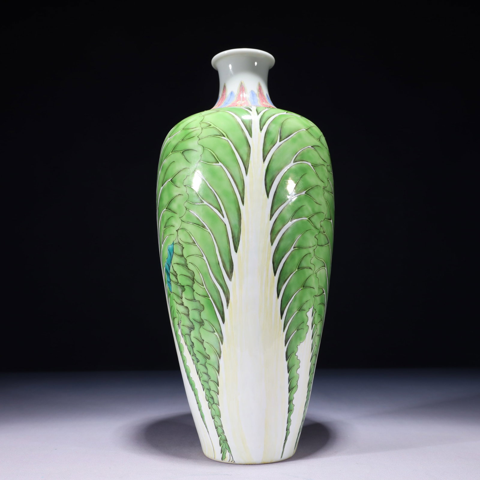 An Exquisite Enamel Cabbage Pattern Vase - 7