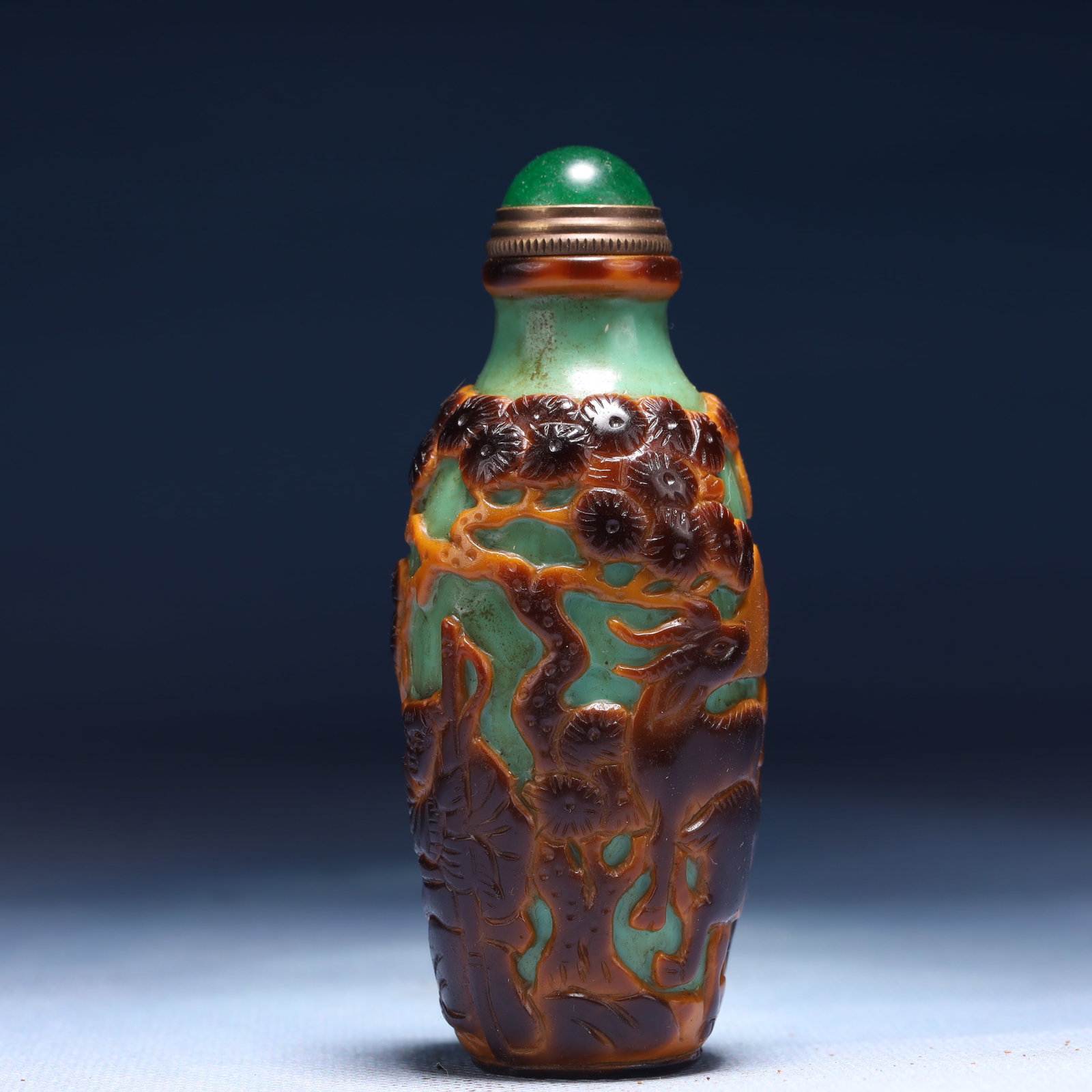 An Exquisite Glass Landscape and Figure Pattern Snuff Bottle: An Exquisite Glass Landscape and Figure Pattern Snuff Bottle,Qing Dynasty,China,Daoguang Four-character Mark,Size:1.6inx3.5in,Weight:103g 琉璃山水人物纹࿬