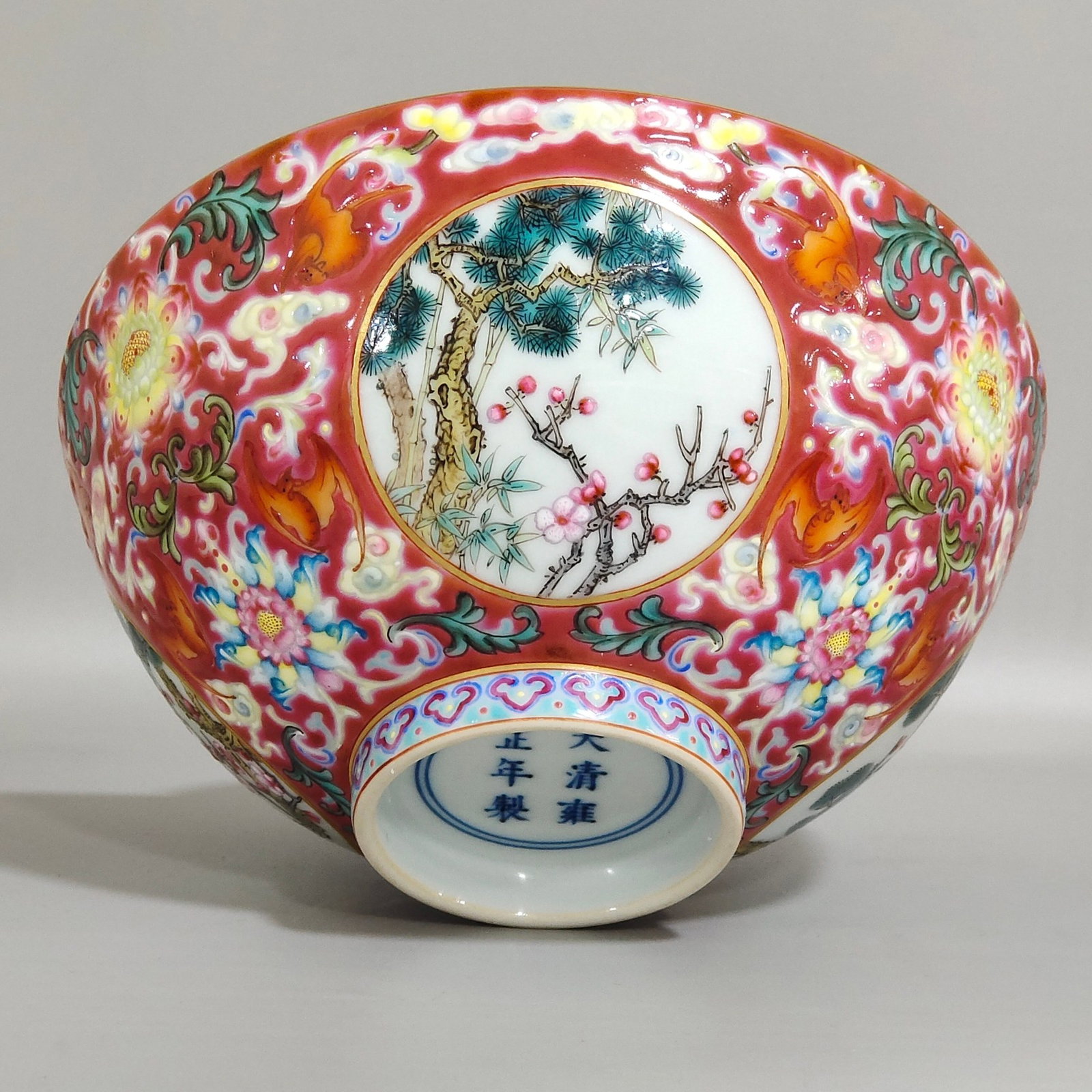 A Pair of Exquisite Ruby Red-Ground Famille-Rose Painted Gold Pine,Bamboo and Plum Blossom Pattern - 4