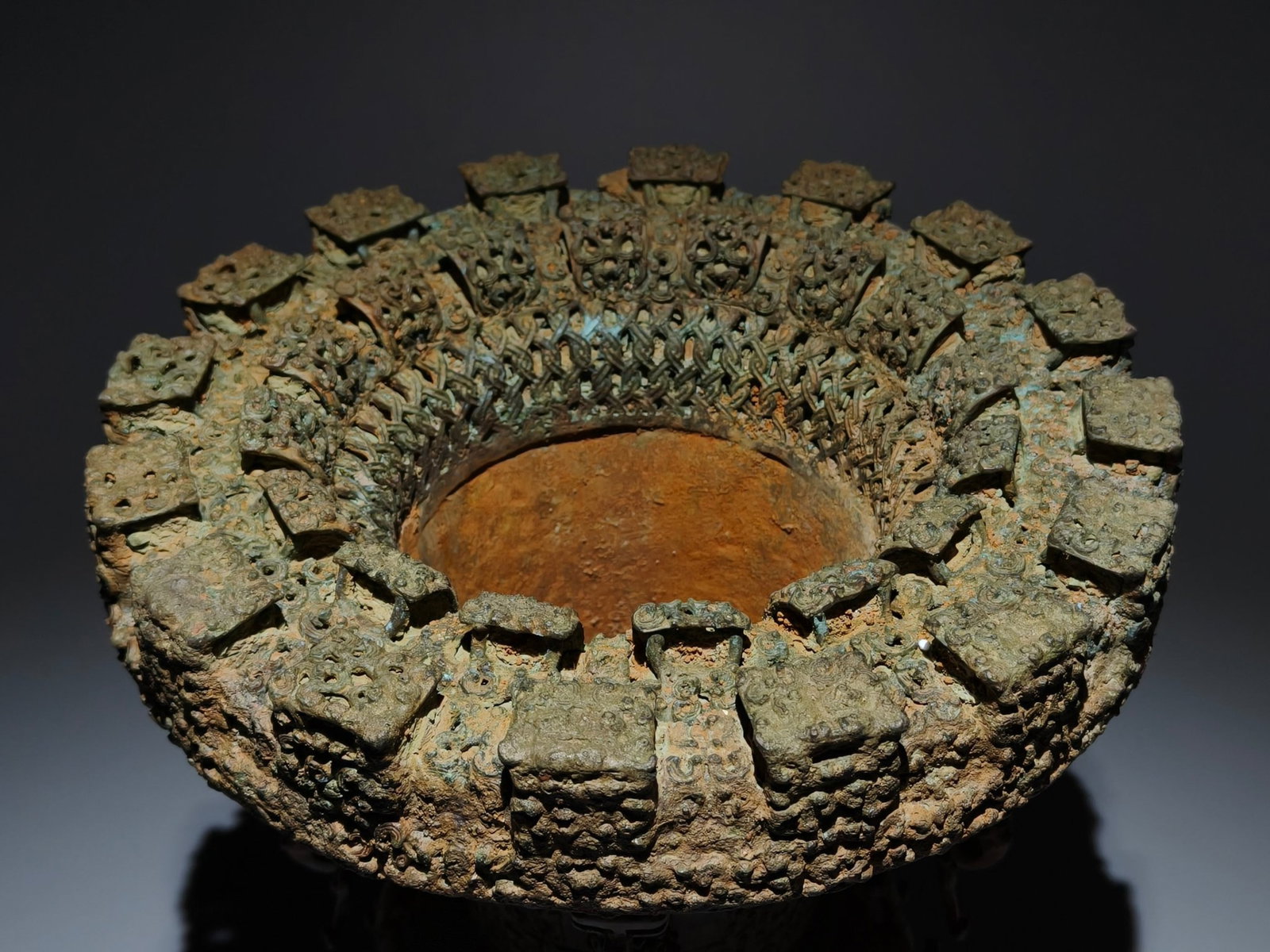 An Archaic Bronze Coiled-Dragon Pattern Libation Cup - 2