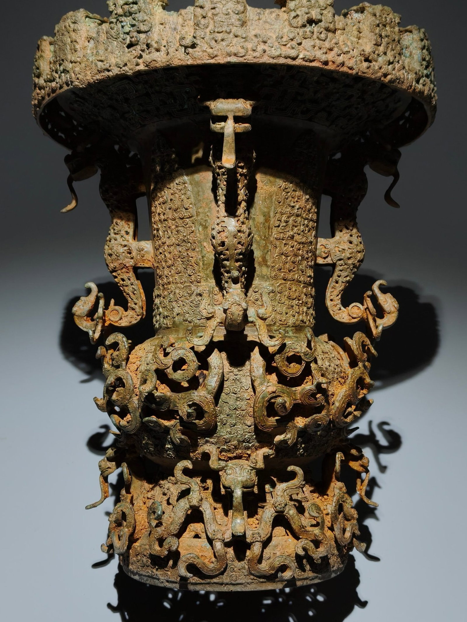 An Archaic Bronze Coiled-Dragon Pattern Libation Cup - 3
