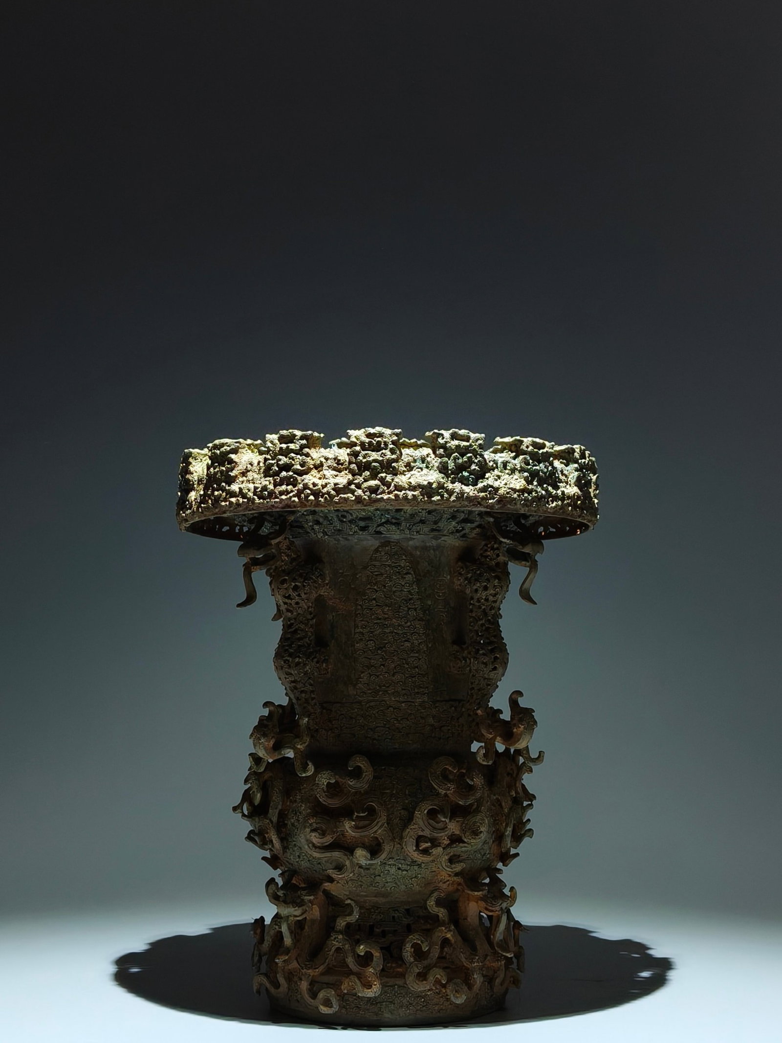 An Archaic Bronze Coiled-Dragon Pattern Libation Cup - 5