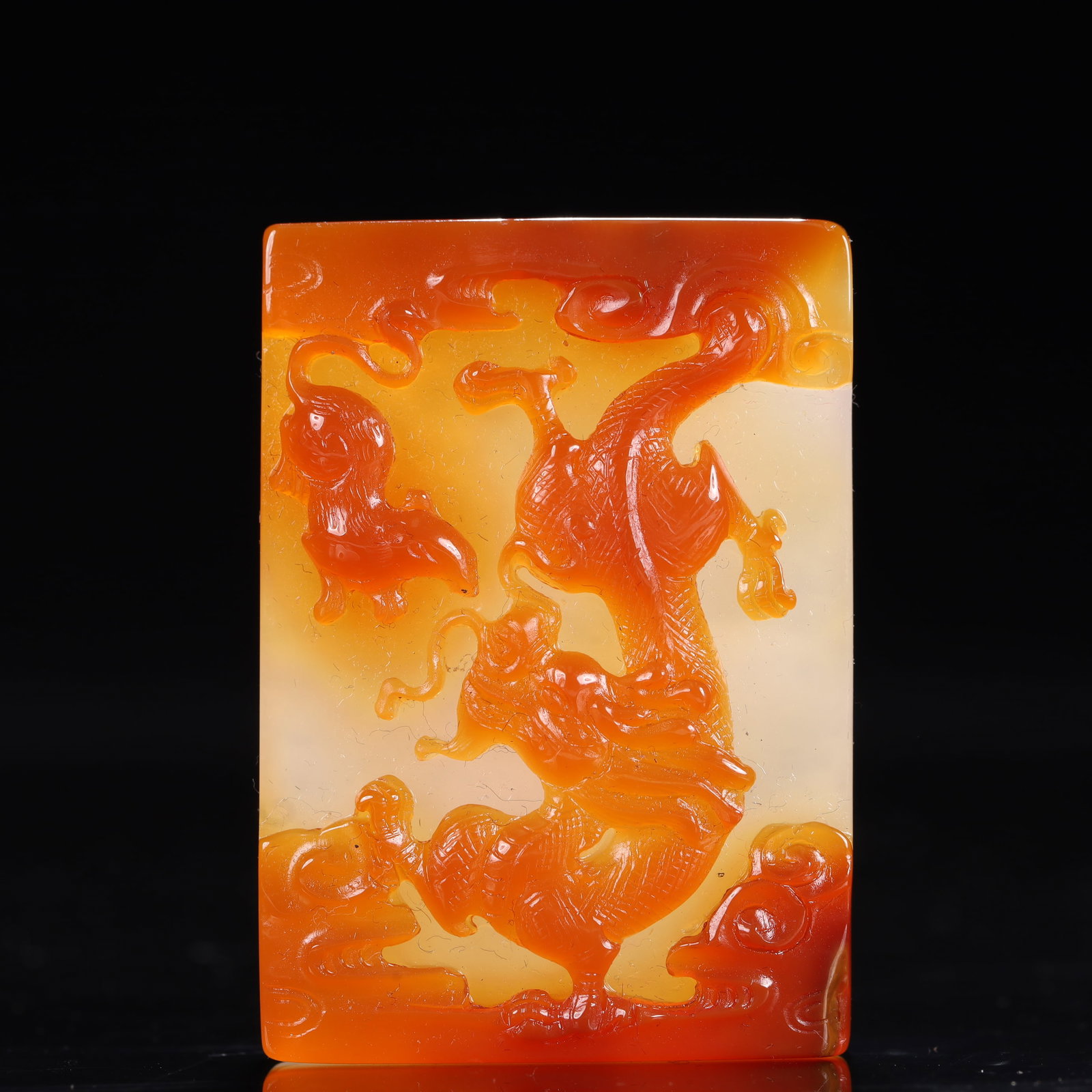 An Exquisite Agate Dragon Pattern Pendant - 2