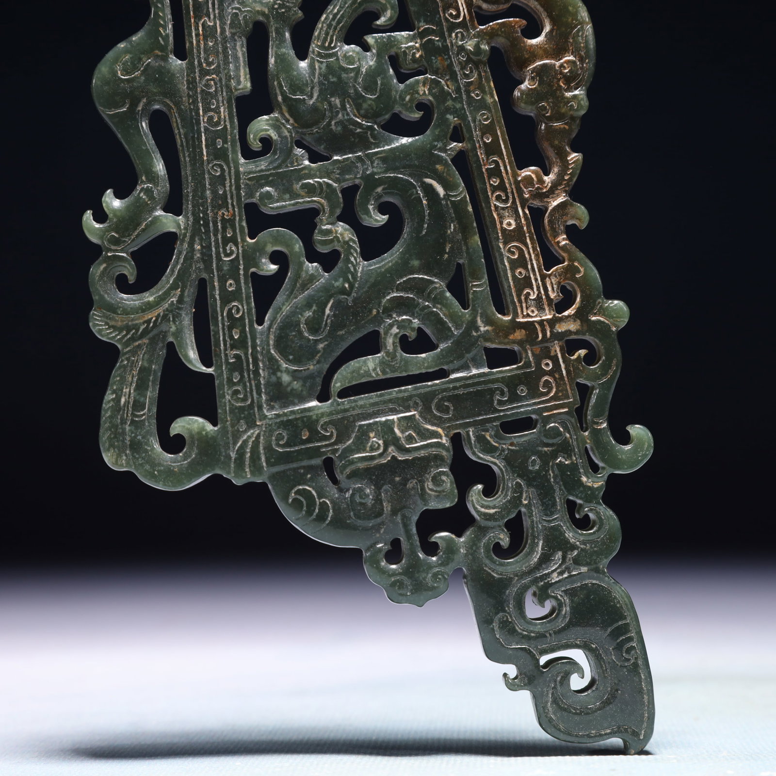 An Exquisite Jasper Dragon Pattern Pendant - 3