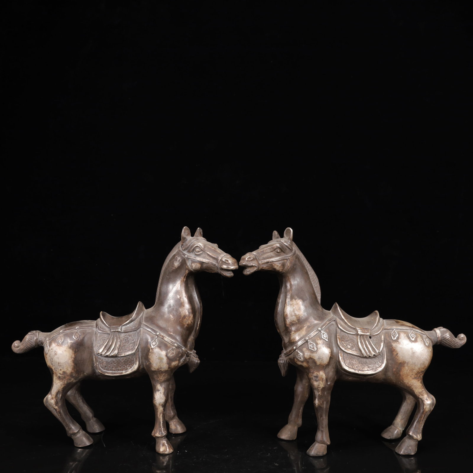 A Pair of Exquisite Silver-Plated Bronze Horse Pattern Ornaments: A Pair of Exquisite Silver-Plated Bronze Horse Pattern Ornaments,Qing Dynasty,China,Size:9.1inx2.8inx9.4in,Weight:2950g 一对铜镀银骏马摆件,中
