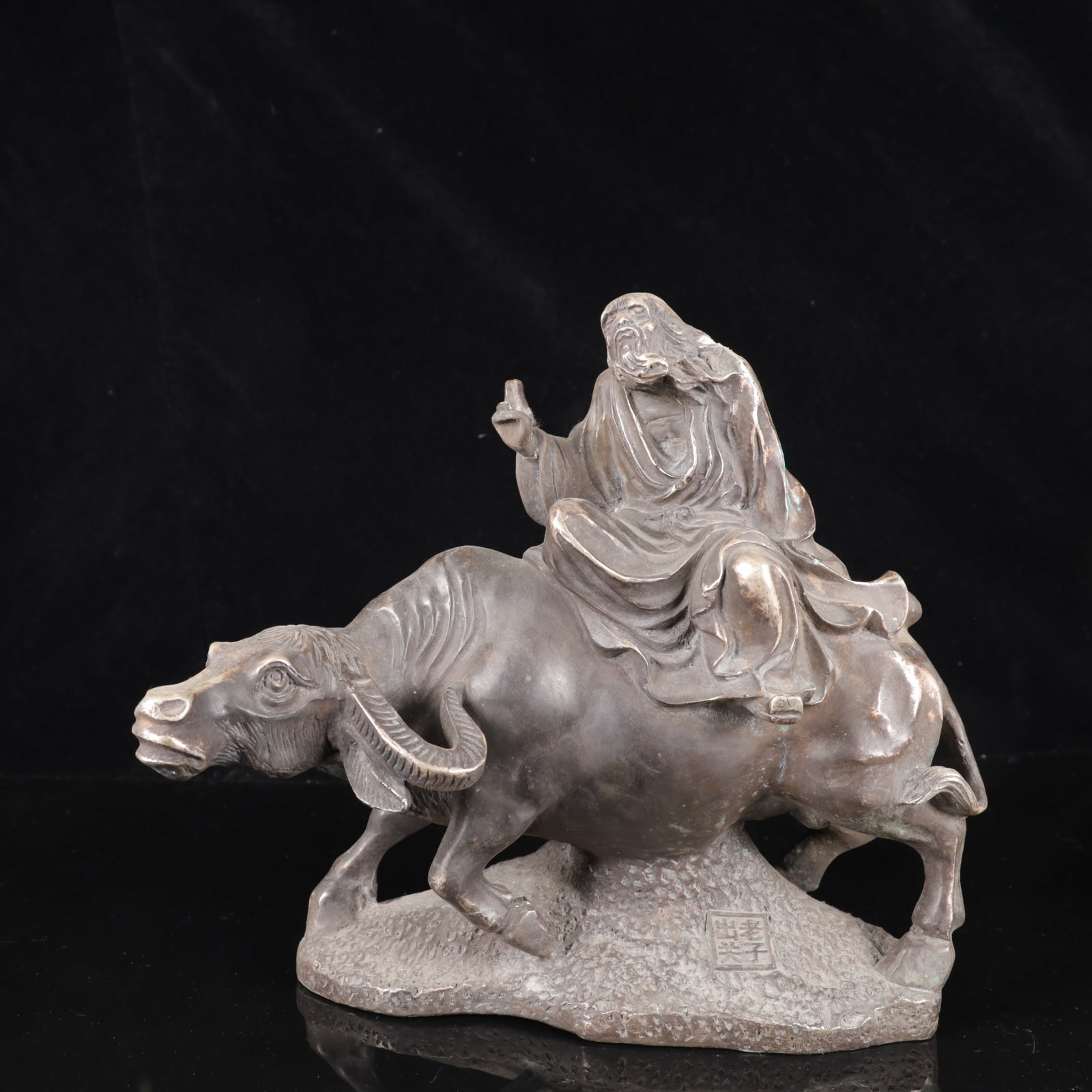 An Exquisite Silver-Plated Bronze Figure Ornament: An Exquisite Silver-Plated Bronze Figure Ornament,Qing Dynasty,China,Qianlong Four-character Mark,Size:11inx3.1inx10.2in,Weight:4950g 铜镀银人物摆件,中&