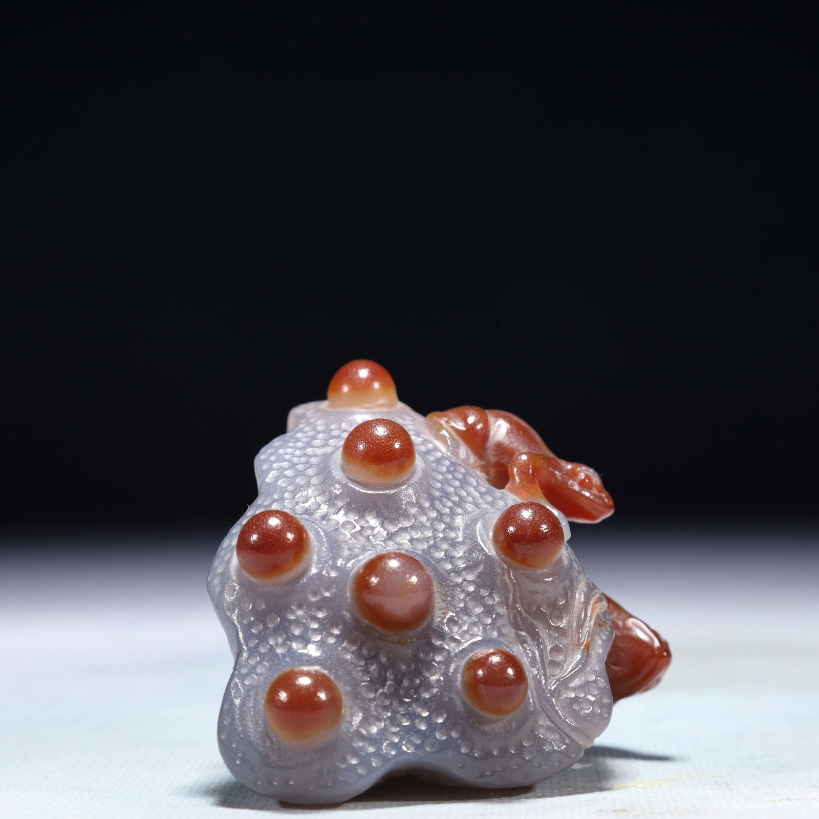An Exquisite Agate Frog Pattern Ornament - 3