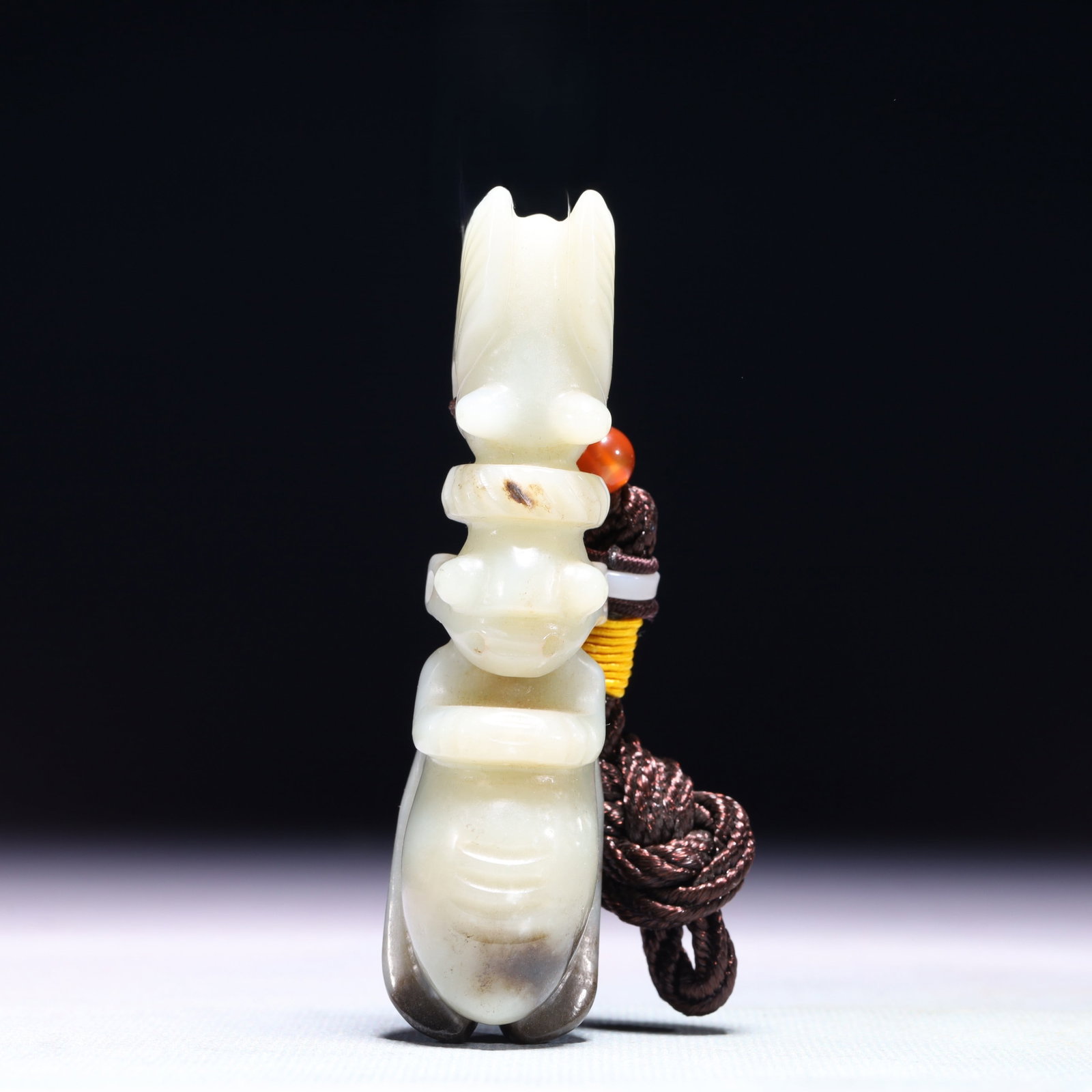 An Exquisite White Jade Figure Pendant: An Exquisite White Jade Figure Pendant,Qing Dynasty,China,Size:1inx3in,Weight:96.8g 白玉人物挂件,中国清代