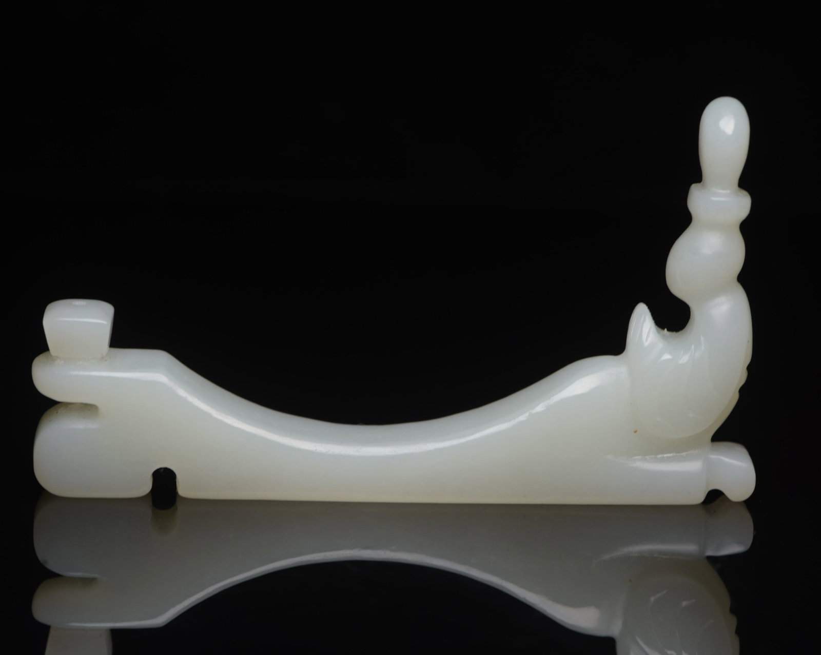 An Exquisite White Jade Figure Incense holder: An Exquisite White Jade Figure Incense holder,Qing Dynasty,China,Size:3.5inx2inx0.5in,Weight:46g 白玉人物香插,中国清代