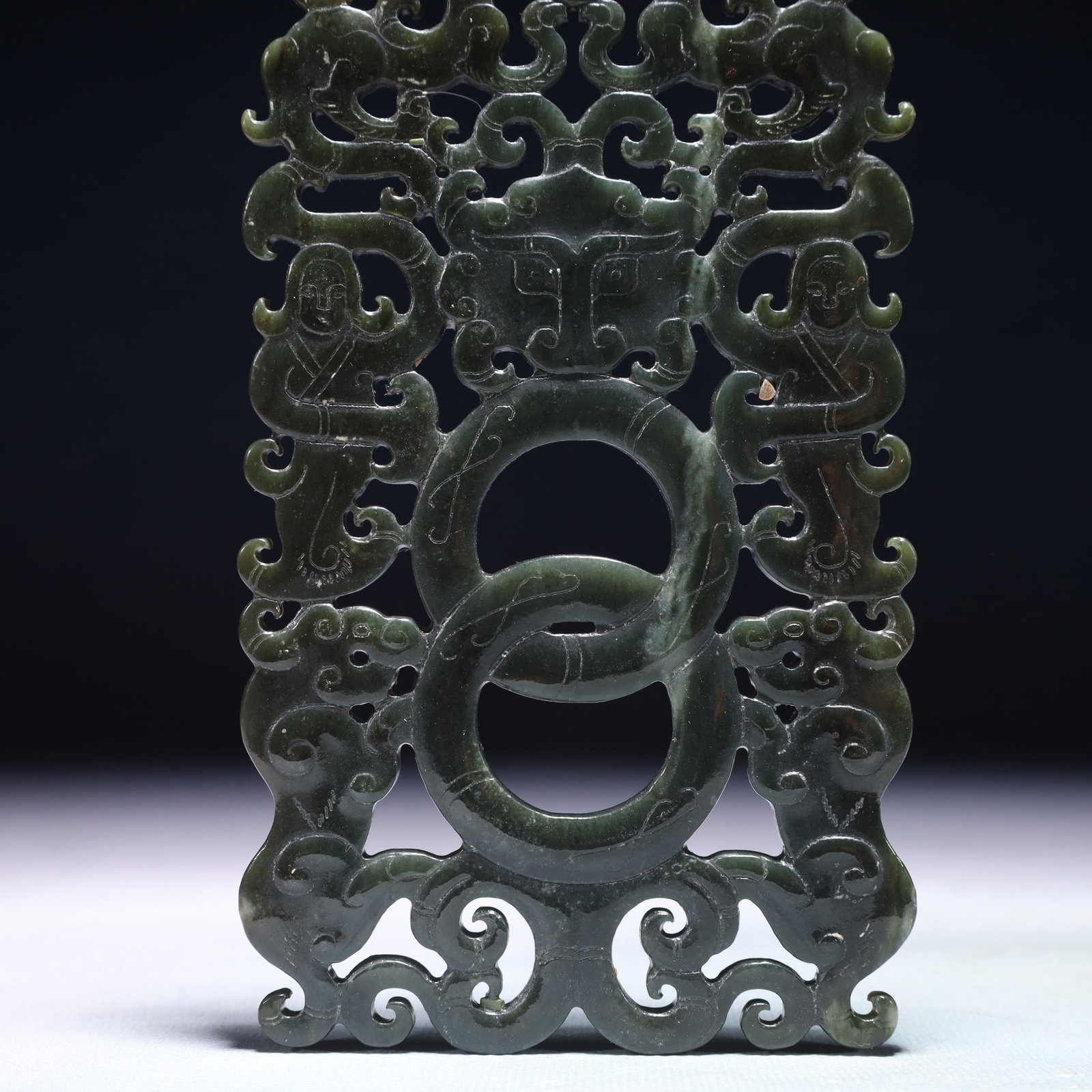 An Exquisite Jasper Beast-Face Pattern Pendant - 3