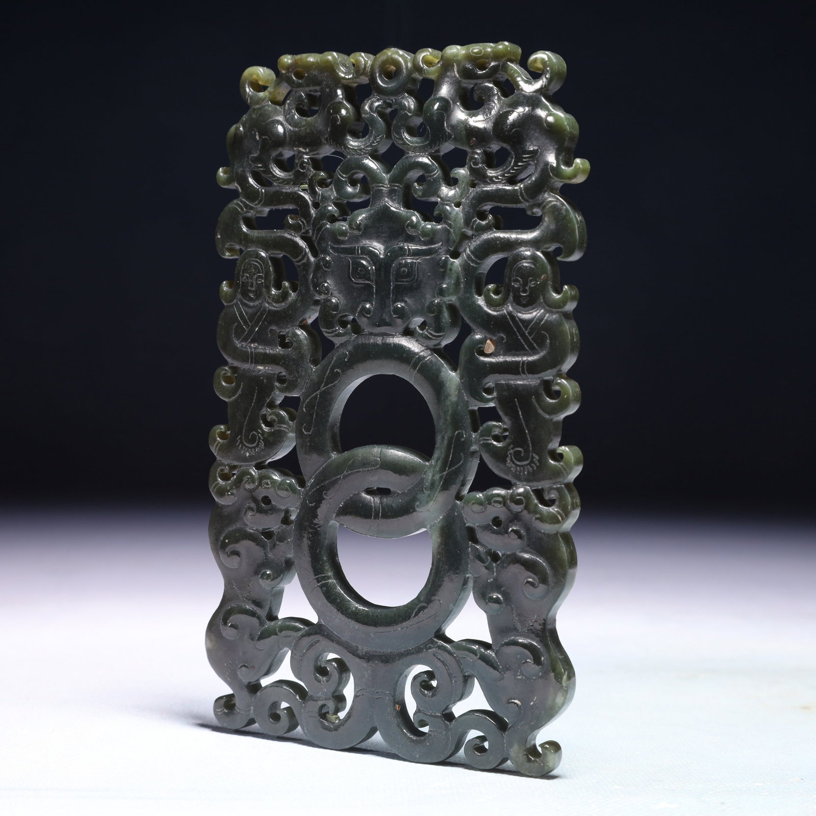 An Exquisite Jasper Beast-Face Pattern Pendant - 4