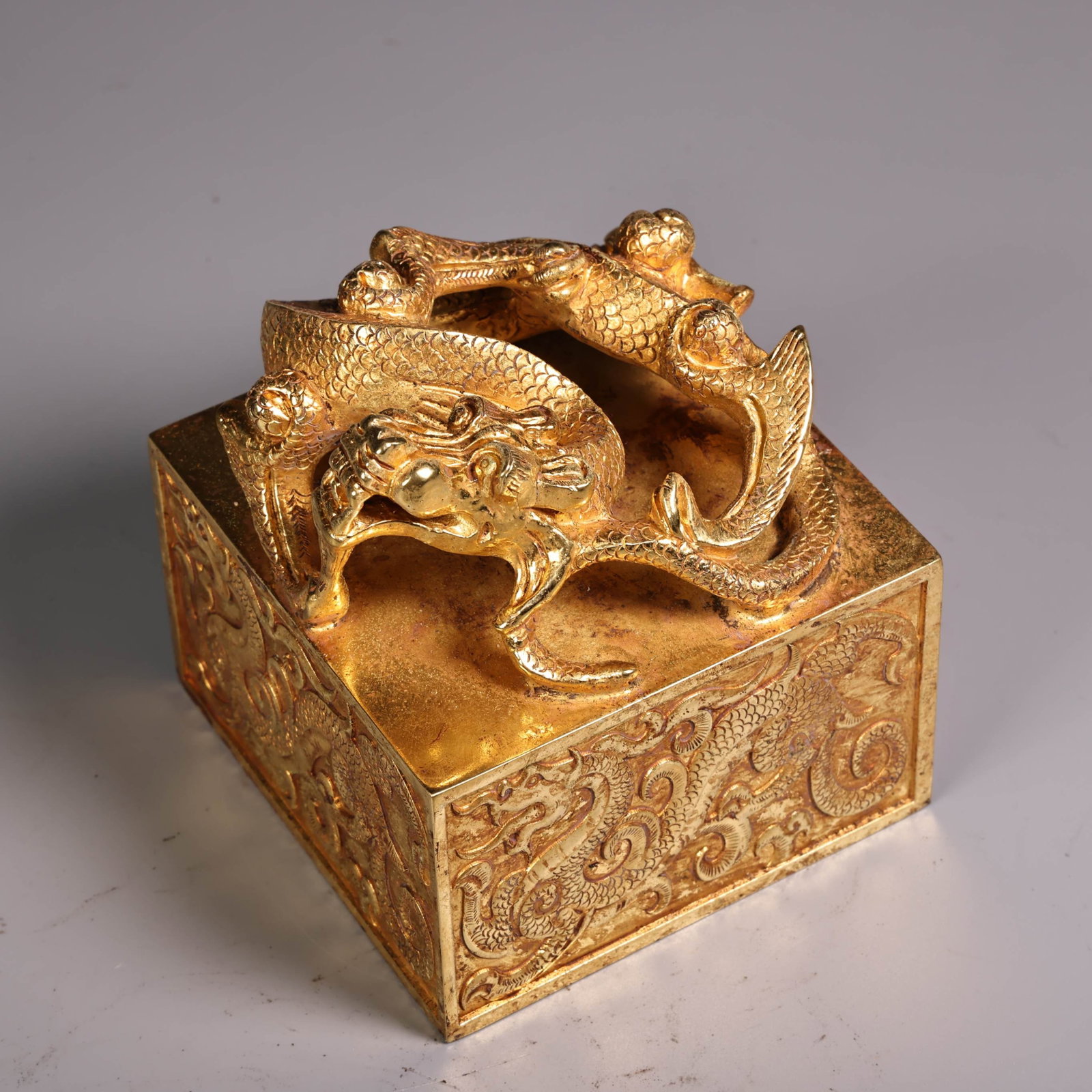 An Exquisite Gilt Dragon Pattern Seal - 7