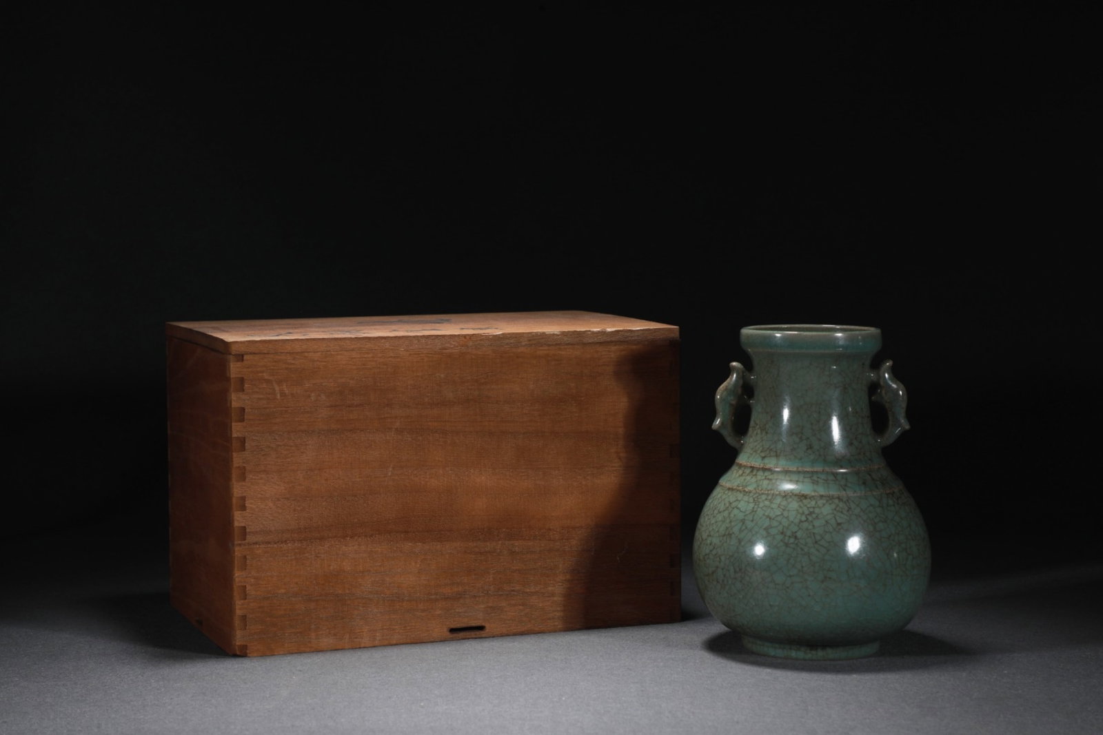 An Exquisite Ru yao Sky Blue Glazed Double-Ears Vase: An Exquisite Ru yao Sky Blue Glazed Double-Ears Vase,Song Dynasty,China,Size:7.7inx5.1in 汝窑天青釉双耳瓶,中国宋代