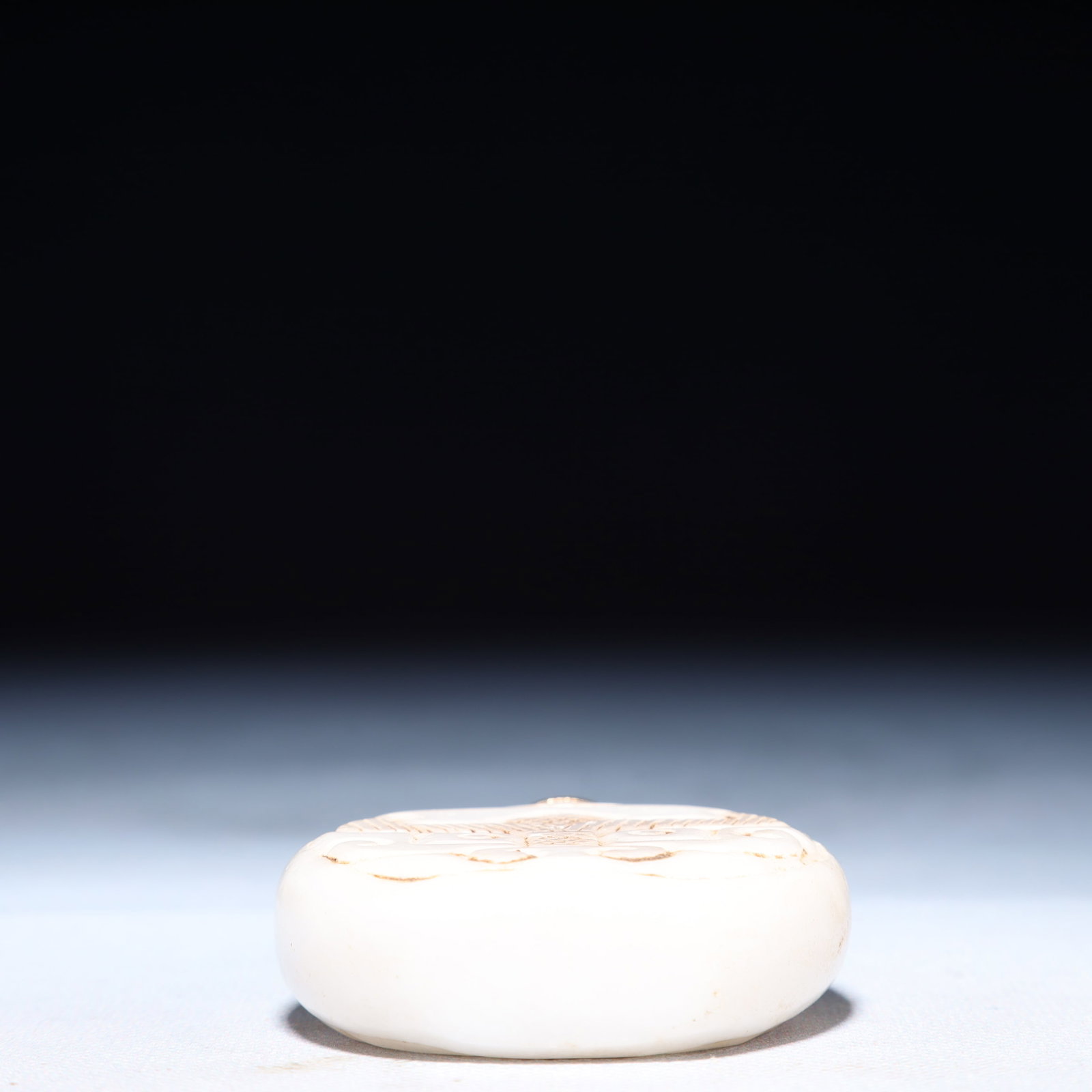 An Exquisite White Jade Beast-Face Pattern Snuff Bottle - 7