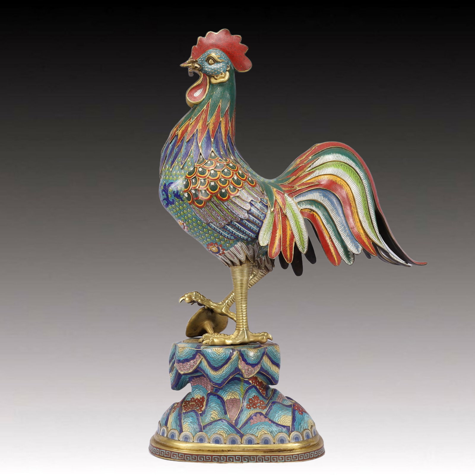 A Huge Cloisonne Dragon Pattern Rooster Ornament: A Huge Cloisonne Dragon Pattern Rooster Ornament,Qing Dynasty, China,Qianlong Four-character Mark,Size:18.1inx7.5inx29.5in,Weight:17800g