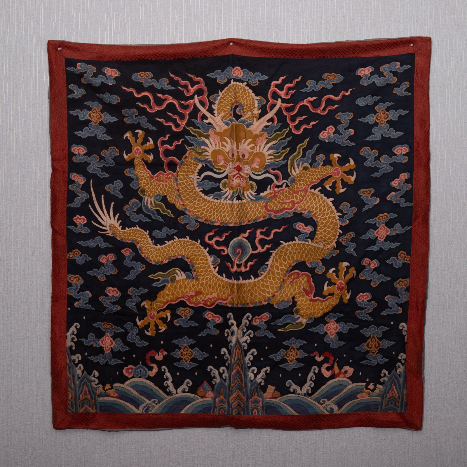 An Exquisite Kesi Embroidery Auspicious Cloud and Dragon Pattern (1 of 10)