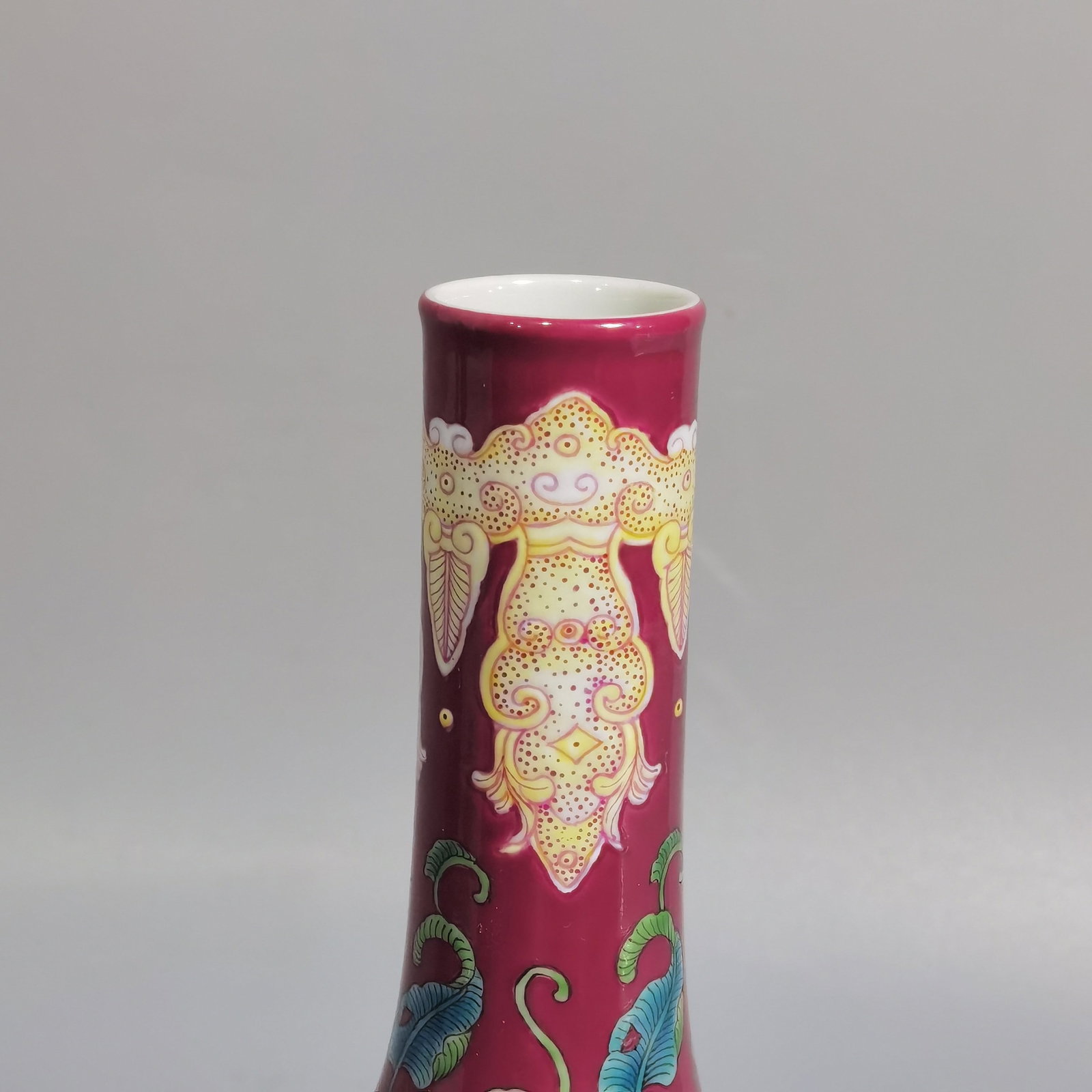 An Exquisite Enamel Ruby Red-Glazed Lotus Pattern Vase - 3