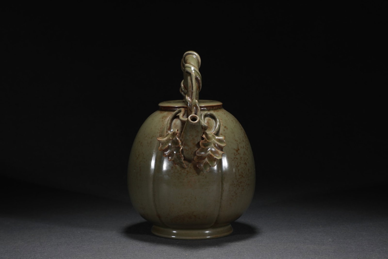 An Exquisite Yue yao Loop-Handled Pot - 4