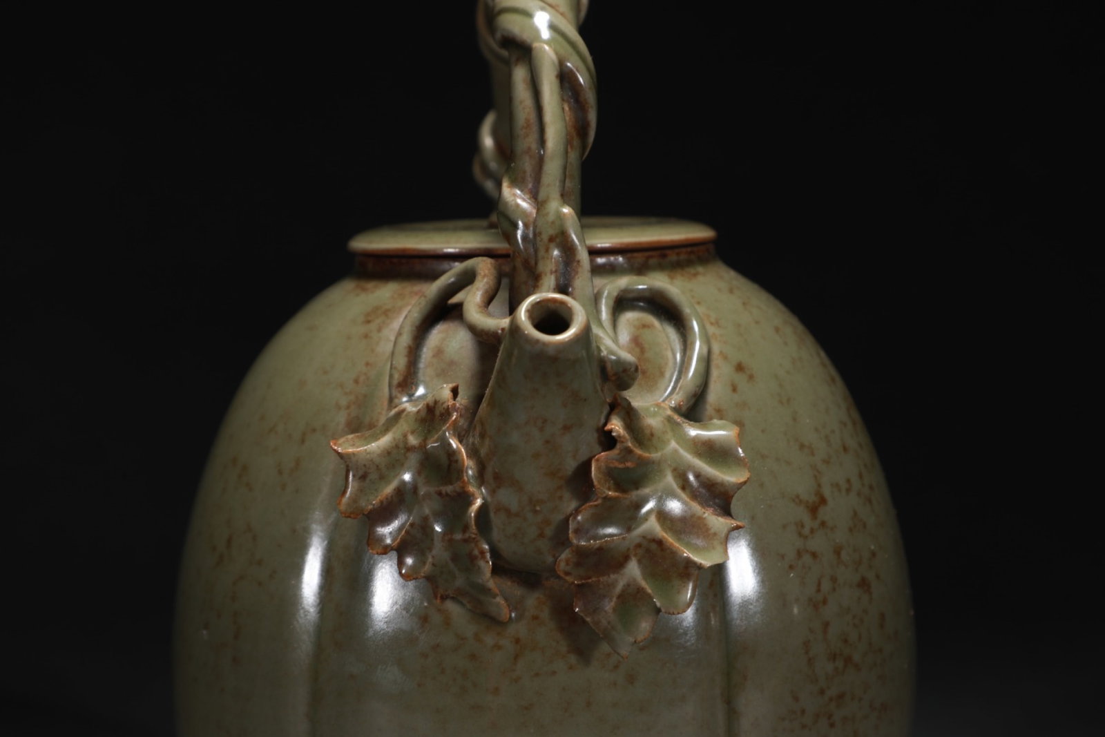 An Exquisite Yue yao Loop-Handled Pot - 5