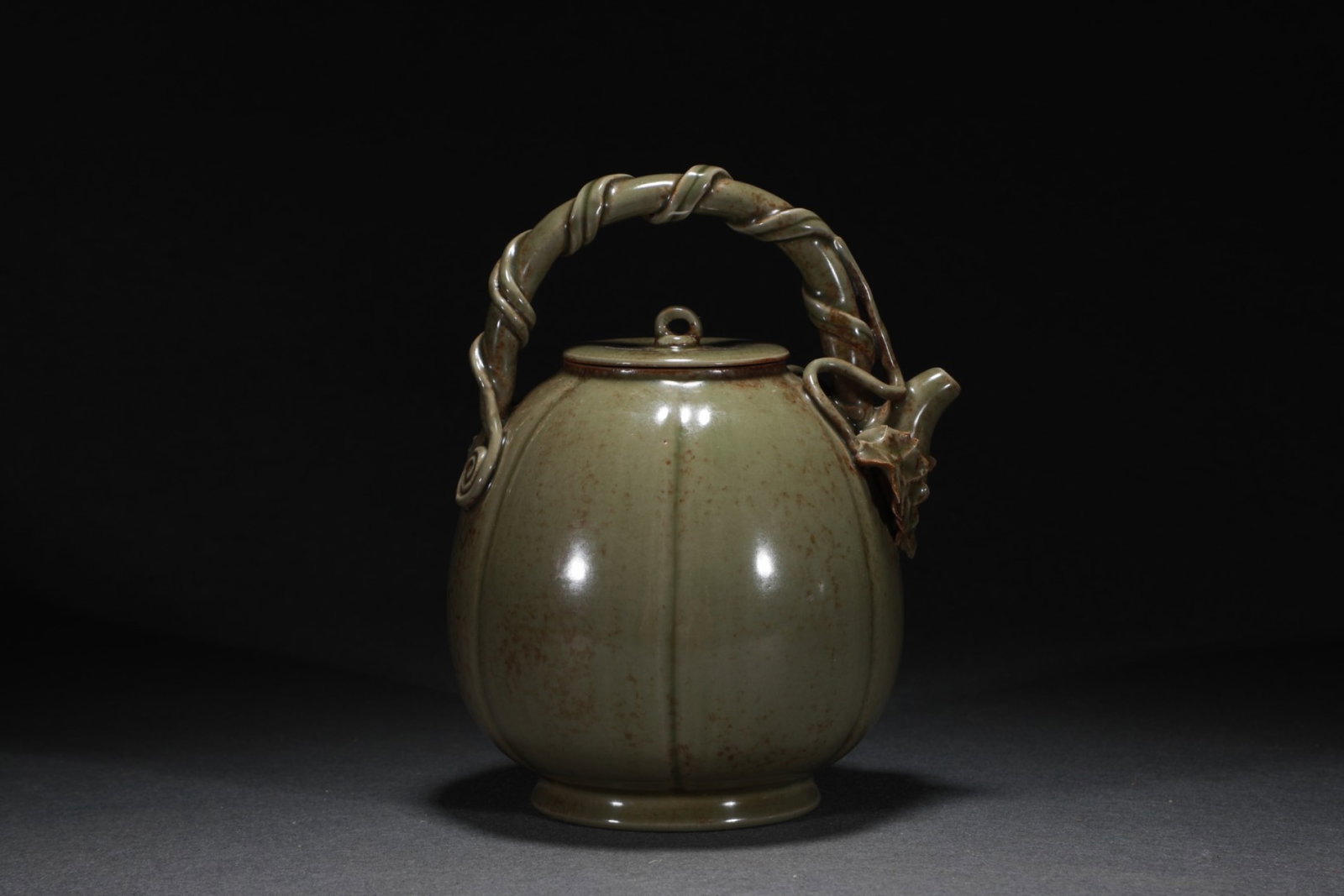 An Exquisite Yue yao Loop-Handled Pot - 6