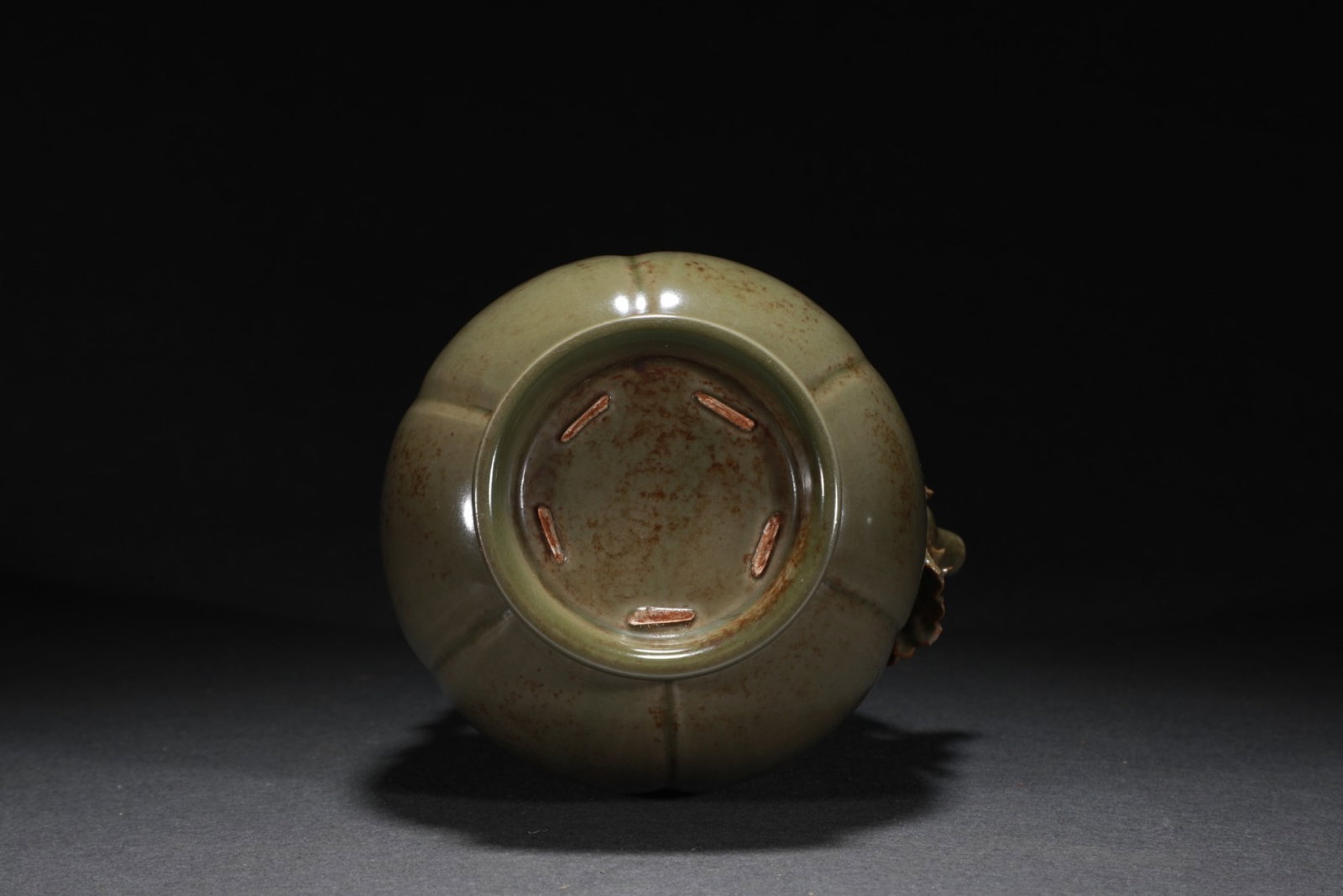 An Exquisite Yue yao Loop-Handled Pot - 9