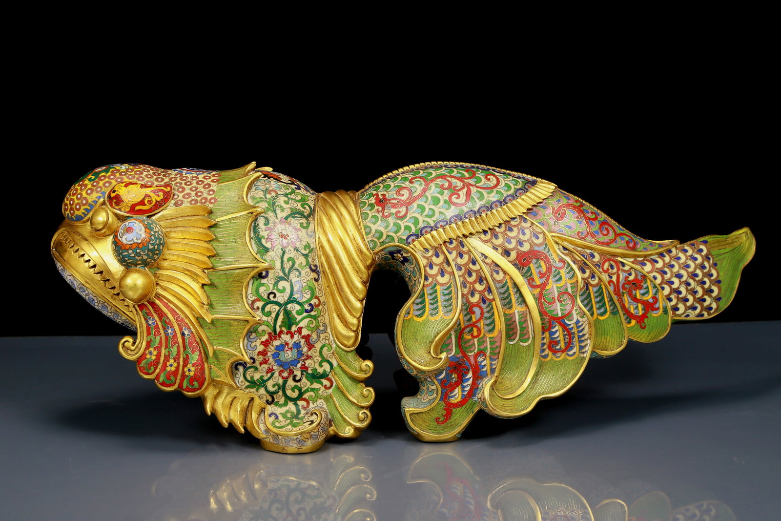 An Exquisite Cloisonne Fish Ornament: An Exquisite Cloisonne Fish Ornament, Qianlong Six-Character Mark, Qing Dynastsy,China, Size:21.7inx7.5inx8.3in ; Weight:10.22KG 景泰蓝缠枝莲纹金鱼