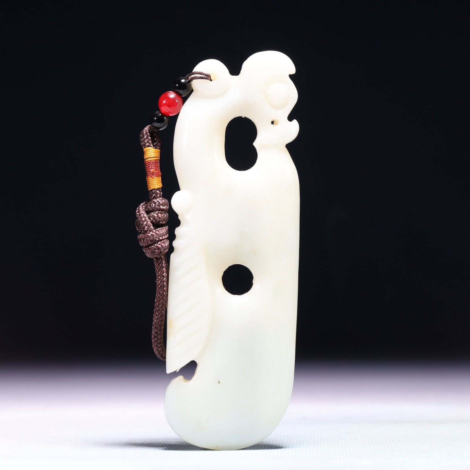 An Exquisite White Jade Cicada Pendant: An Exquisite White Jade Cicada Pendant,Qing Dynasty,China,Size:4.7inx1.6in,Weight:120.9g 白玉蝉挂件,中国清代