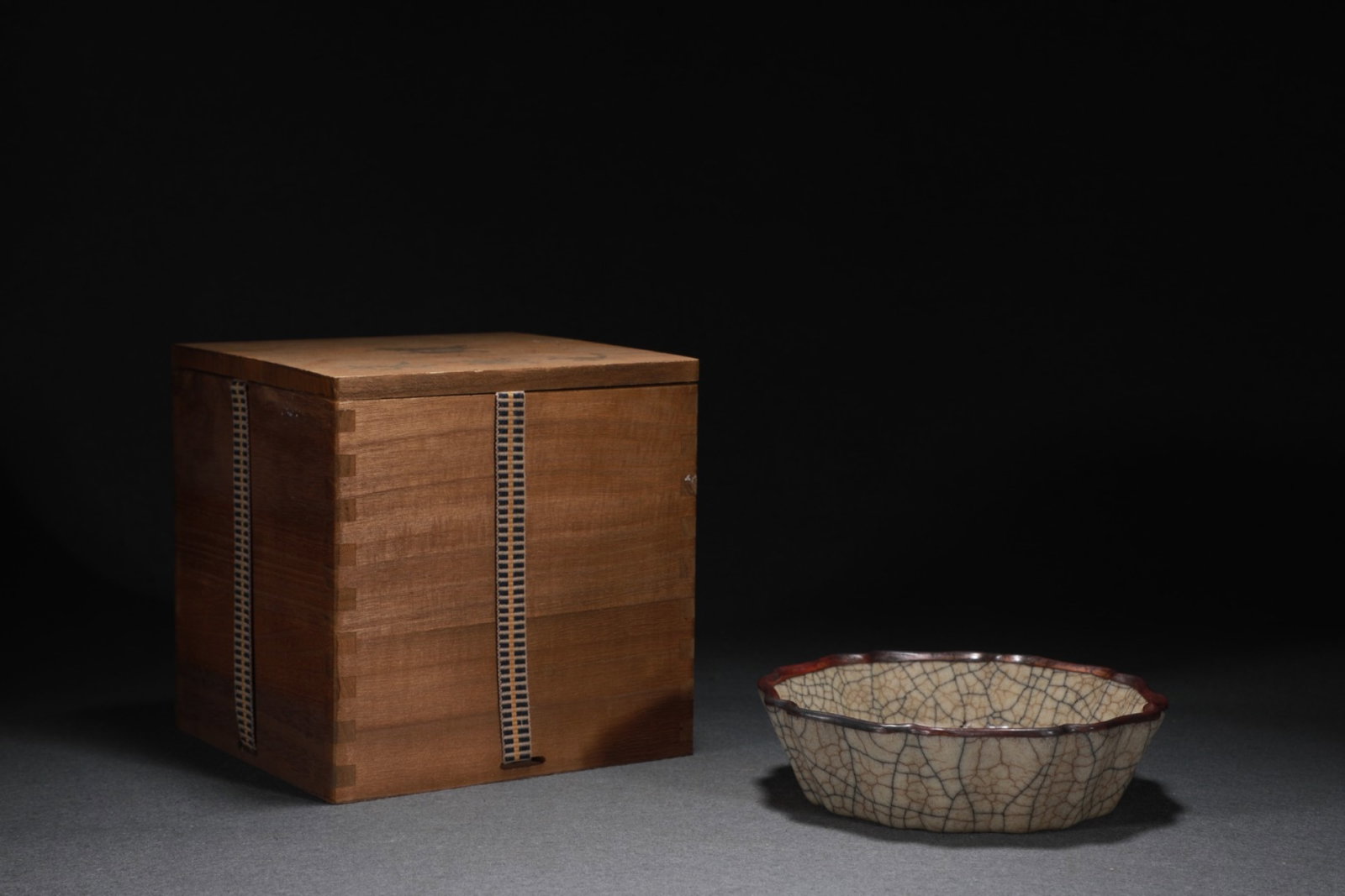 An Exquisite Ge yao Yellow Glazed Inlaid Bronze Brush Washer,with an Imperial Poem by Emperor: An Exquisite Ge yao Yellow Glazed Inlaid Bronze Brush Washer,with an Imperial Poem by Emperor Qianlong,Song Dynasty,China,Size:1.6inx5.9in 哥窑黄釉镶铜笔ė