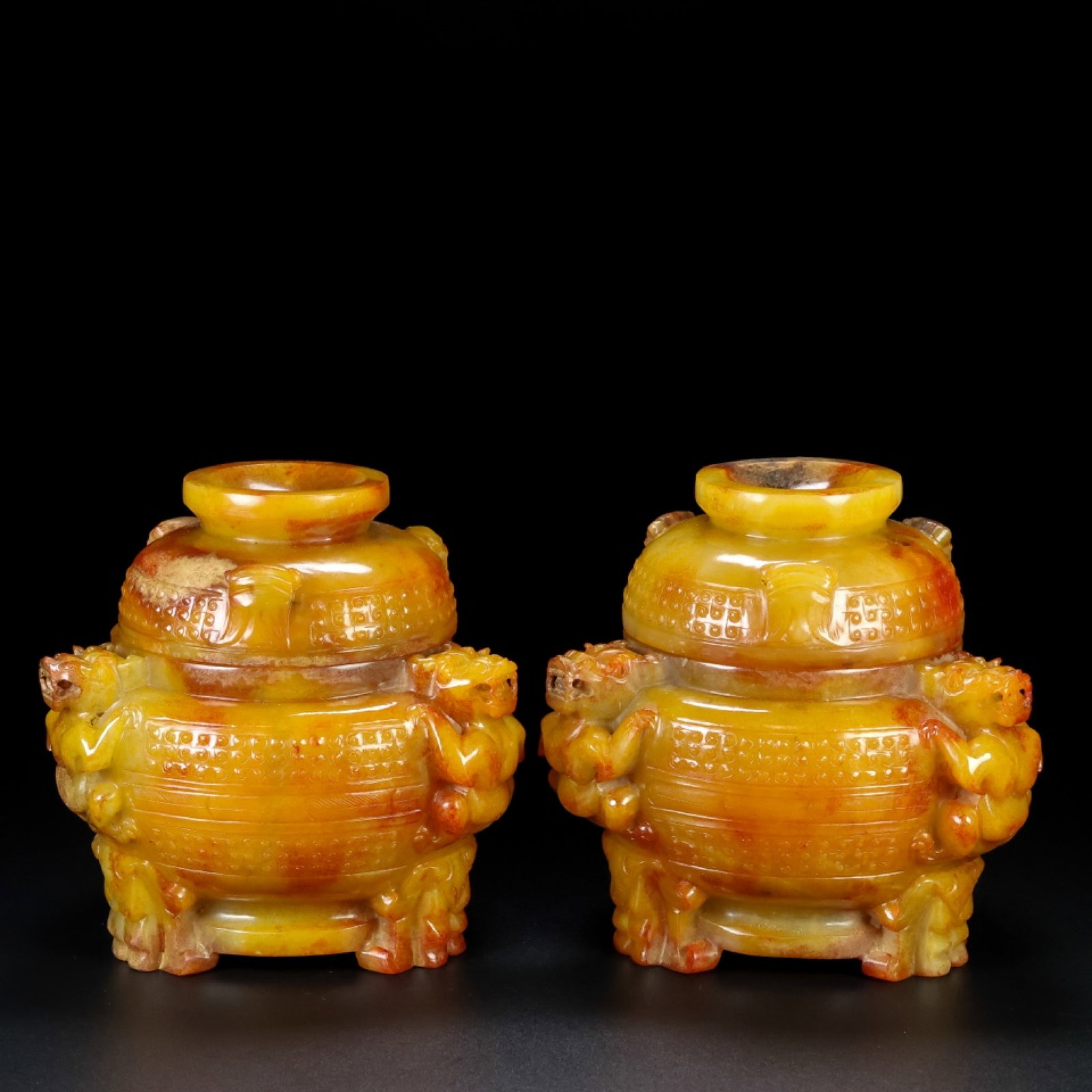 A Pair of Archaic Gaogu yu Censer: A Pair of Archaic Gaogu yu Censer,Ancient Time, China, Size:4.3inx4.3inx4.7in, Weight:1343g 一对高古玉香炉,中国远古时期,