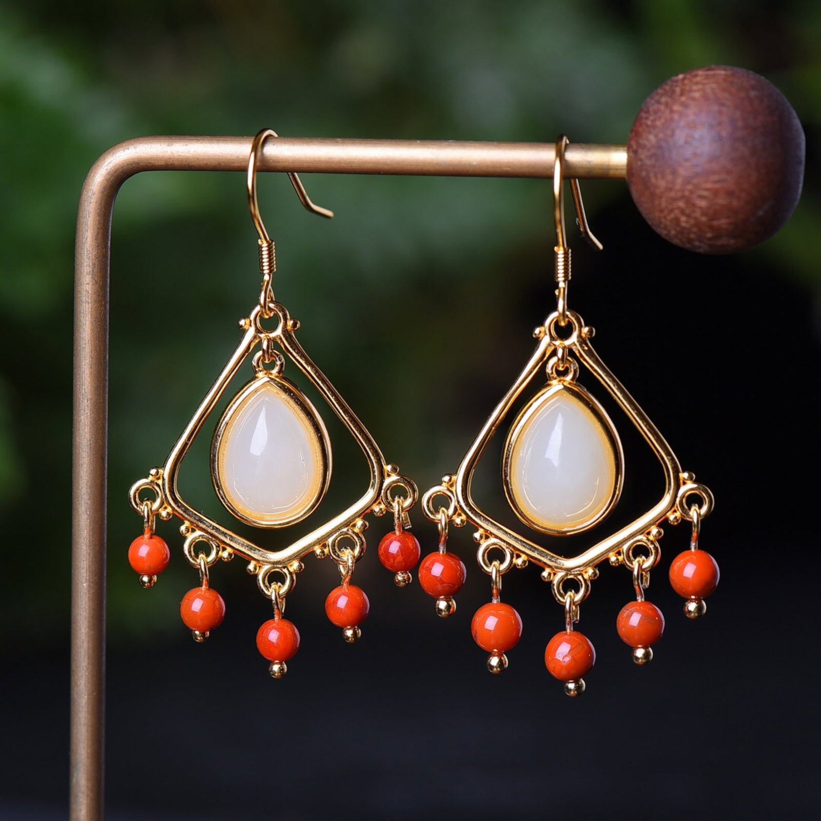 A Pair of Exquisite Sterling Silver-Gold Plated Inlaid White Jade Earrings: A Pair of Exquisite Sterling Silver-Gold Plated Inlaid White Jade Earrings,Size:0.3inx0.4in 一对纯银镀金镶白玉耳环